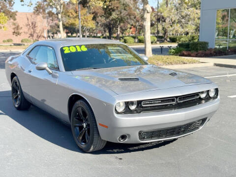 2016 Dodge Challenger SXT