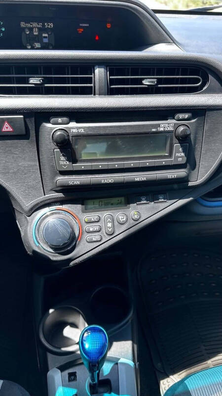2013 Toyota Prius c Two