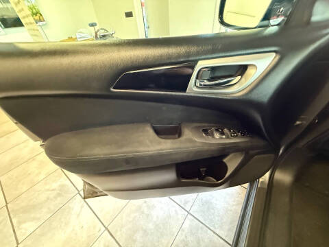 2016 Nissan Pathfinder S