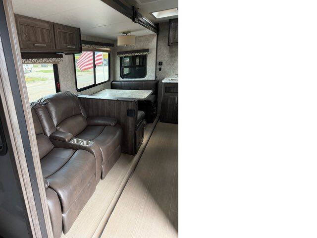 2018 Highland Ridge 2802BH