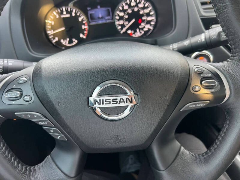 2020 Nissan Pathfinder SV