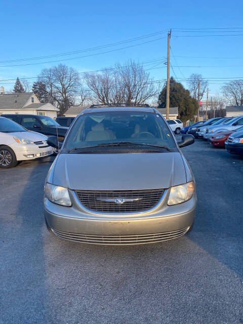 2005 Chrysler Town and Country for sale at Endless auto in Blue Island, IL