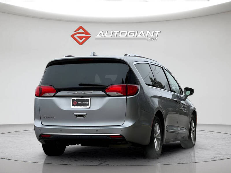 2019 Chrysler Pacifica Touring L