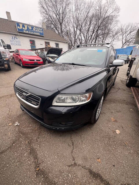 2010 Volvo V50 R-Design's photo