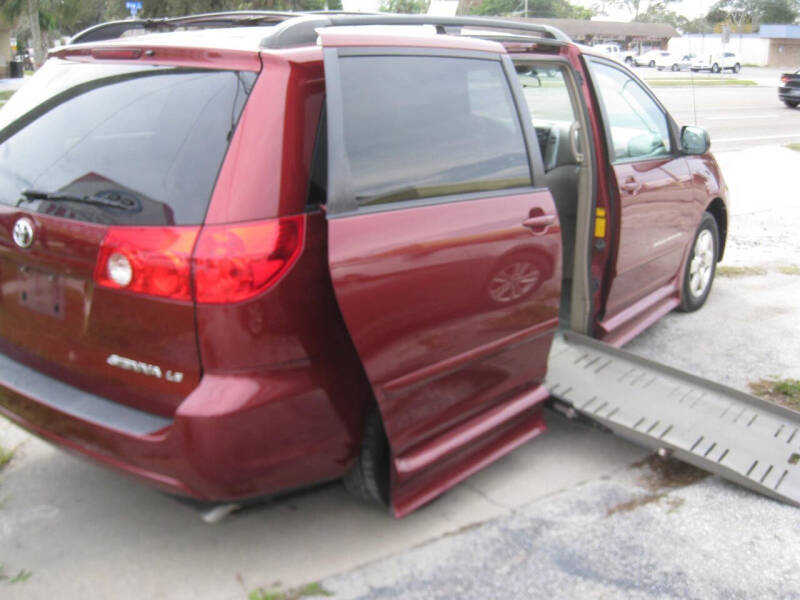 2010 Toyota Sienna LE 7-Passenger