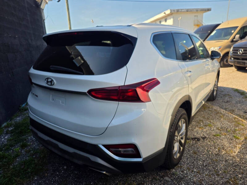 2020 Hyundai Santa Fe SE
