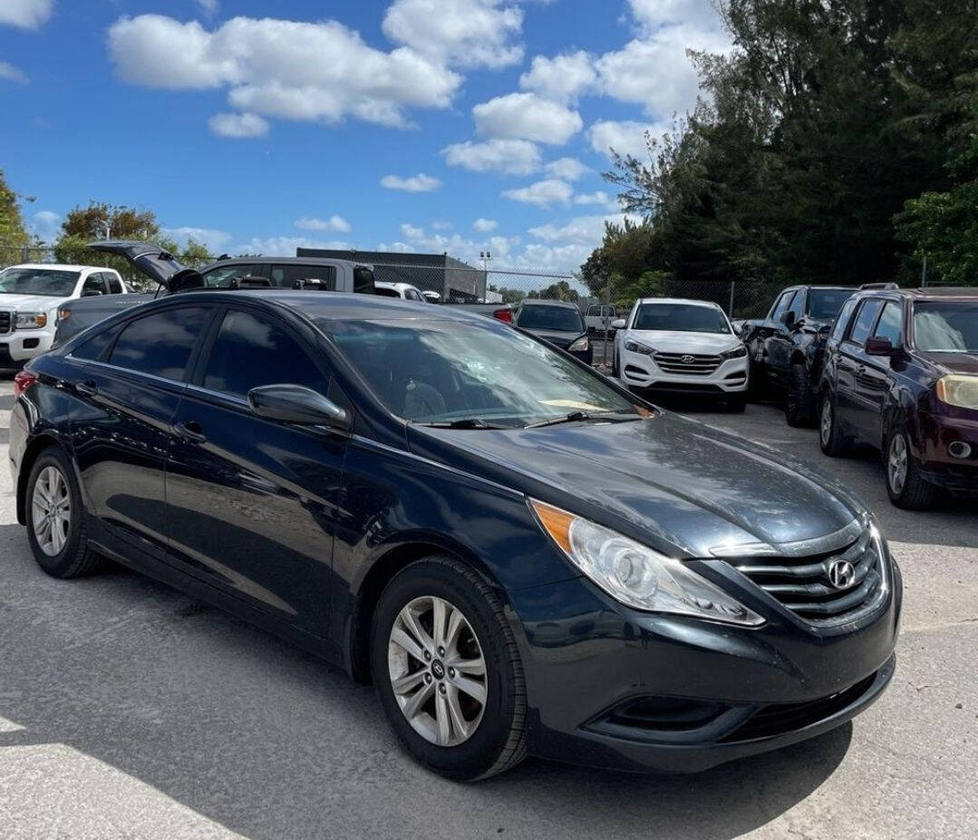 2011 Hyundai Sonata  - $6,900