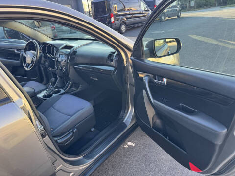 2012 Kia Sorento LX