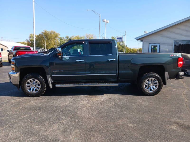 Used 2017 Chevrolet Silverado 3500HD LTZ with VIN 1GC4K0CY5HF240604 for sale in Rock Falls, IL