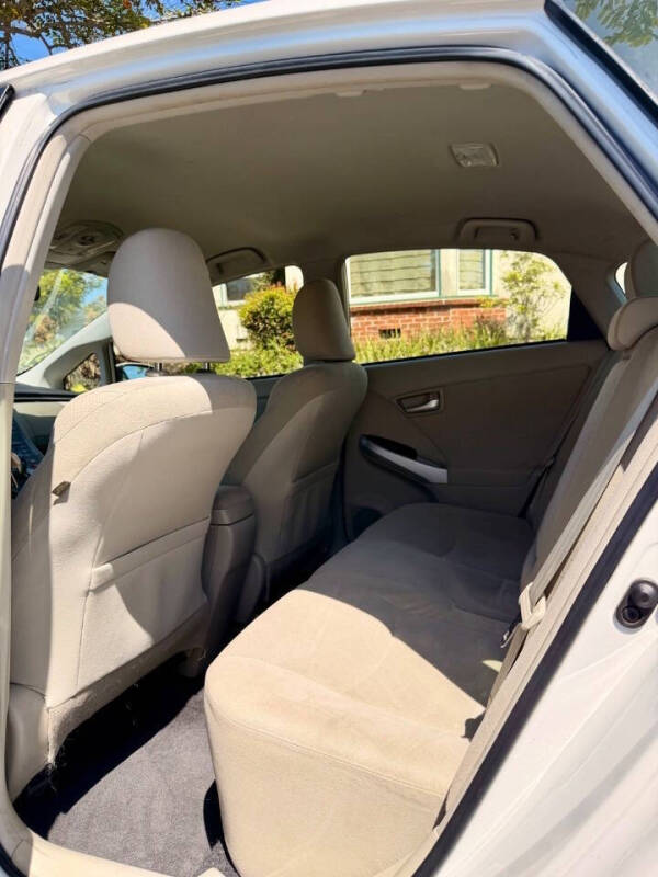 2014 Toyota Prius Three