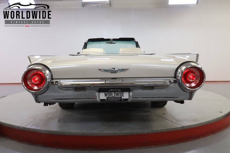 1962 Ford Thunderbird