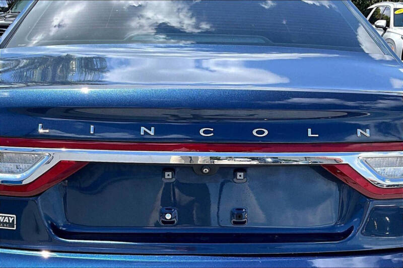 2017 Lincoln Continental Select