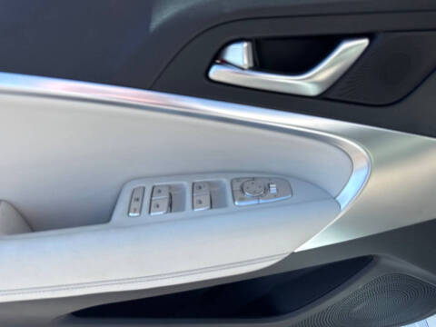 2025 Genesis G70