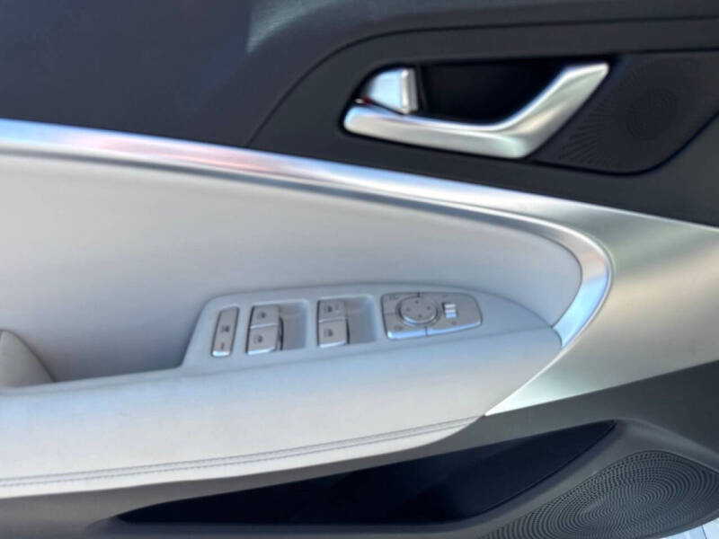 2025 Genesis G70