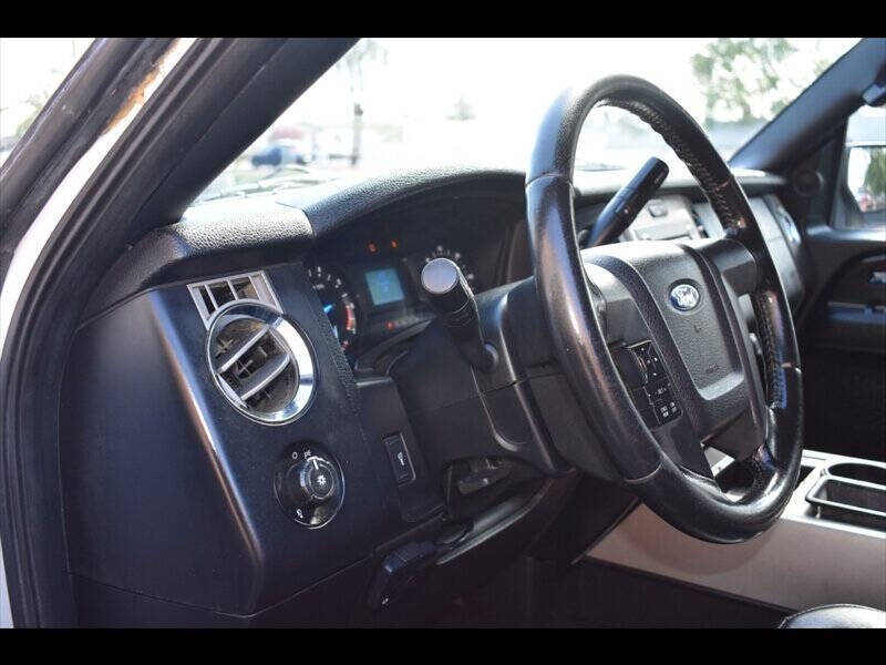 2017 Ford Expedition XL Fleet