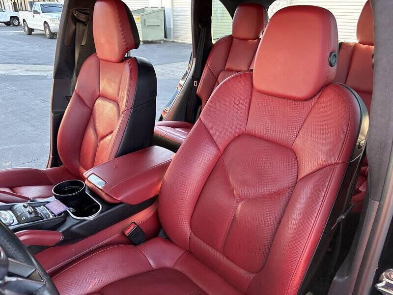 2016 Porsche Cayenne GTS