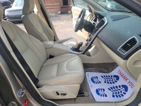 2015 Volvo XC60 T6 Platinum