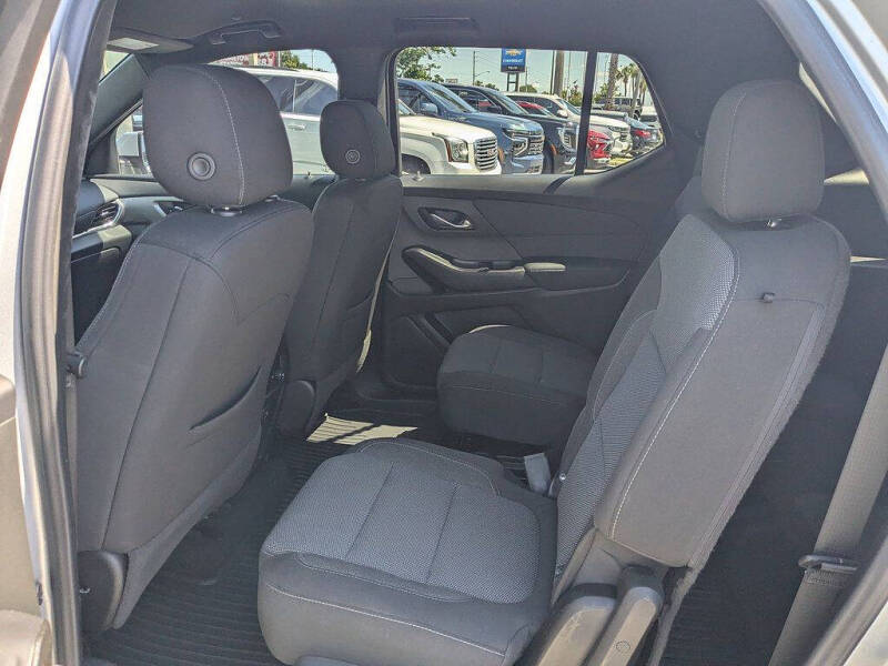 2022 Chevrolet Traverse LT Cloth