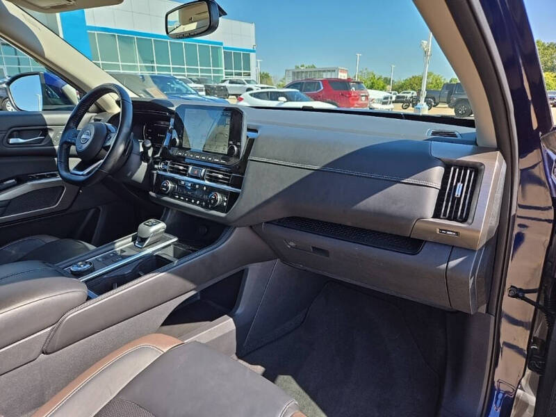 2022 Nissan Pathfinder Platinum