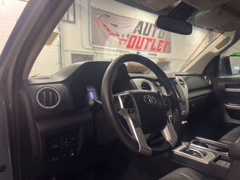 2018 Toyota Tundra SR5
