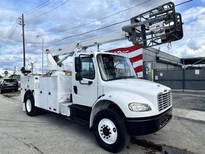 2019 Freightliner M2 106