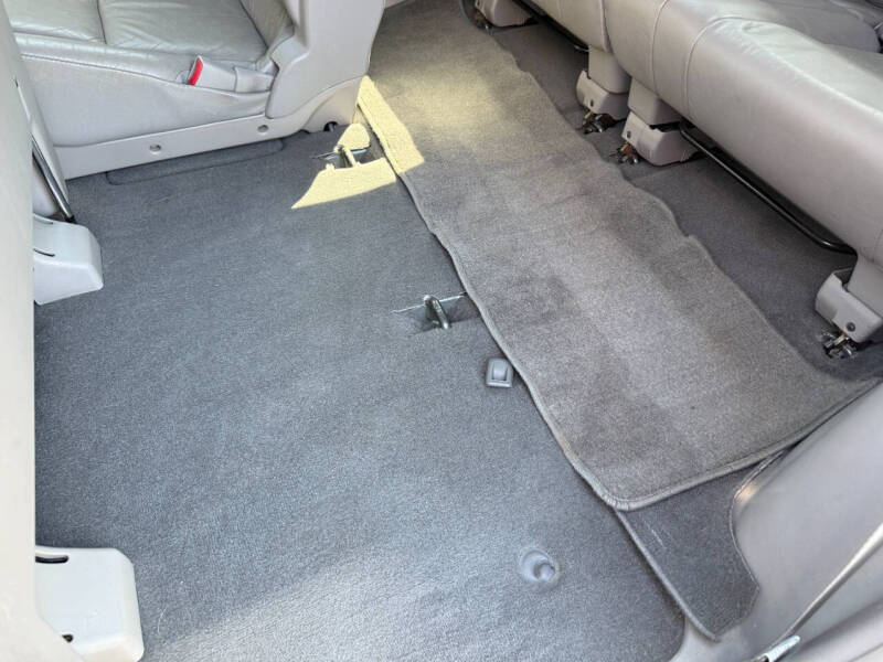 2005 Toyota Sequoia SR5