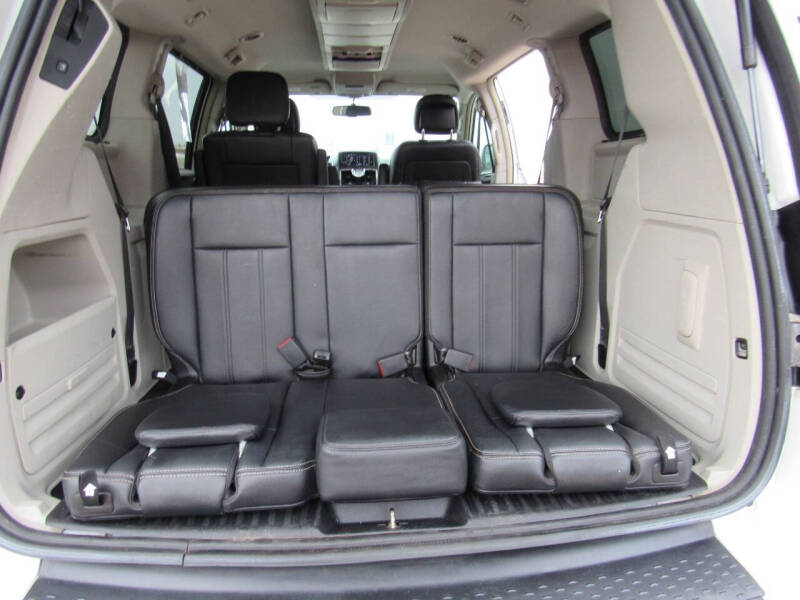 2014 Chrysler Town and Country Touring