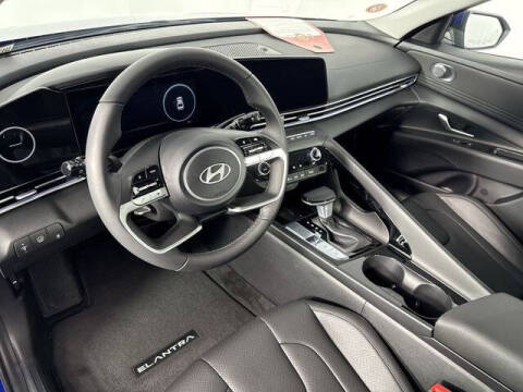 2025 Hyundai Elantra Hybrid Limited