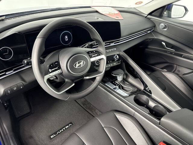 2025 Hyundai Elantra Hybrid Limited