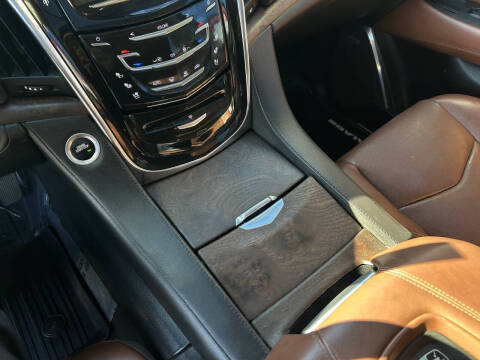 2016 Cadillac Escalade Luxury Collection