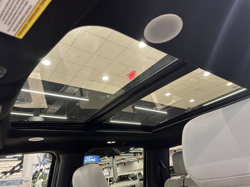 2023 Ford F-150 Lightning XLT