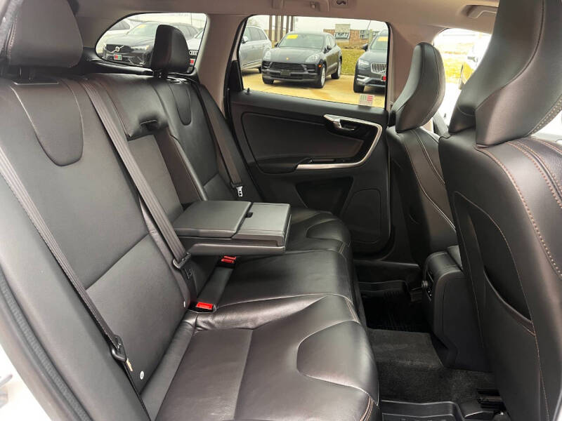 2017 Volvo XC60 T6 Dynamic