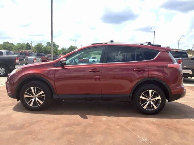 Used 2018 Toyota RAV4 XLE with VIN 2T3WFREV7JW447407 for sale in Vinita, OK