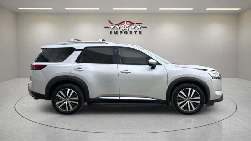 2022 Nissan Pathfinder Platinum