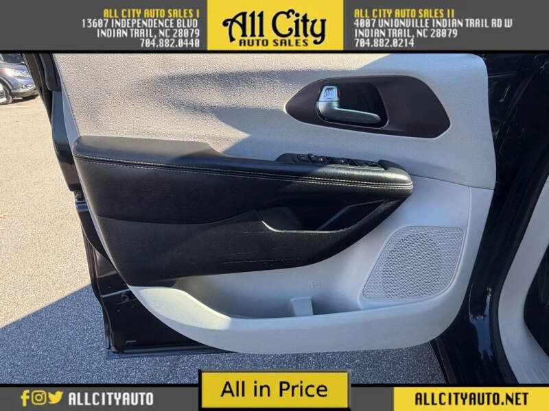 2020 Chrysler Voyager LXi