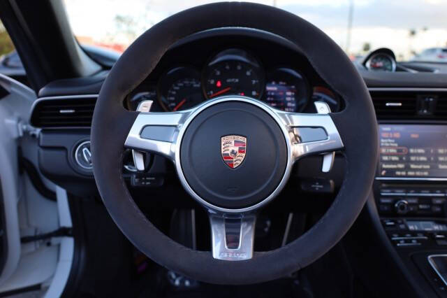 2015 Porsche 911 Carrera GTS