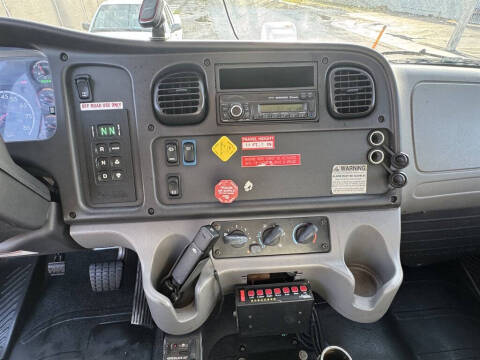 2016 Freightliner M2 106