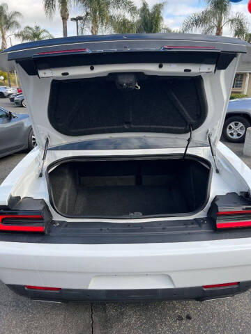 2015 Dodge Challenger SXT Plus