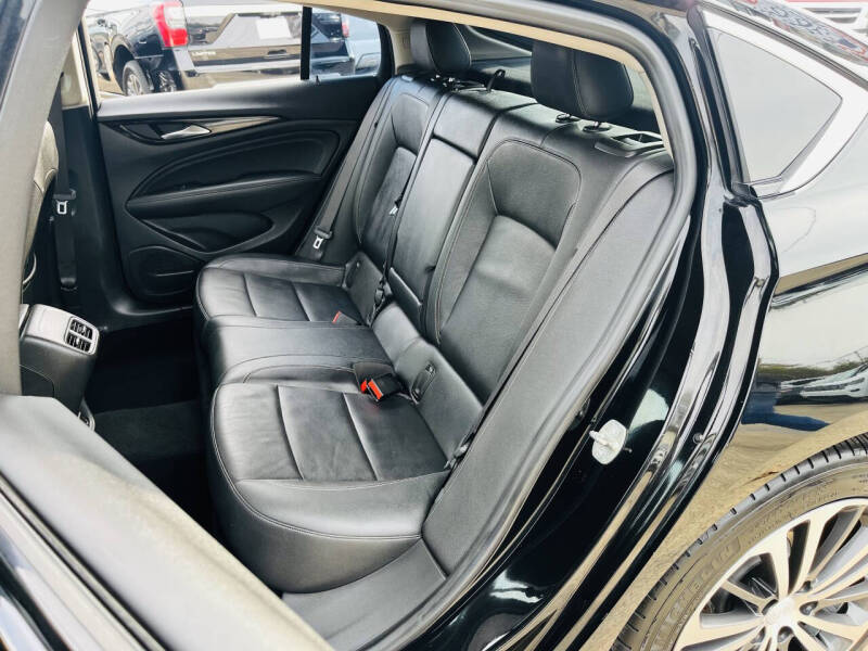 2019 Buick Regal Sportback Essence