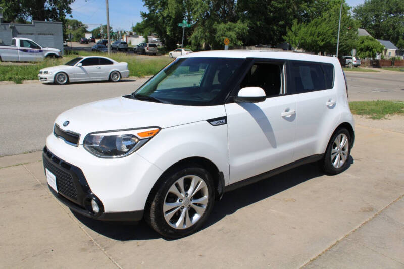 2016 Kia Soul +