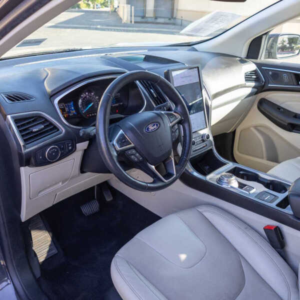 2021 Ford Edge Titanium