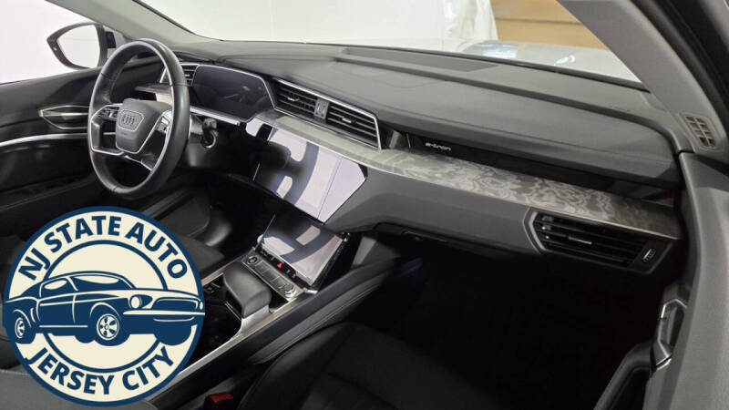 2024 Audi Q8 e-tron quattro Premium Plus