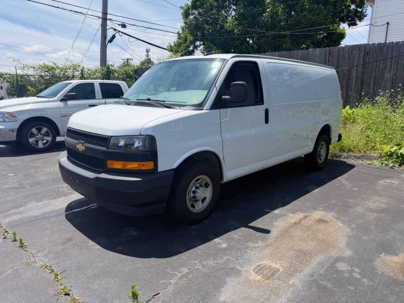 2022 Chevrolet Express 2500