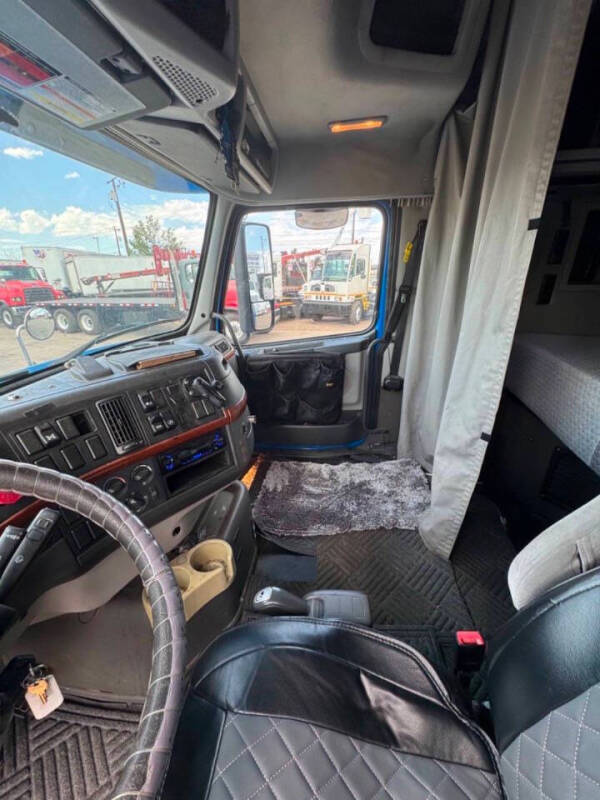2012 Volvo VNL Tandem