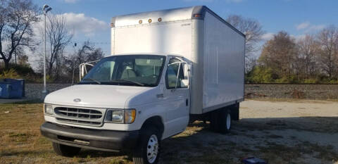 2001 Ford E-Series Chassis for sale at Sinclair Auto Inc. in Pendleton IN