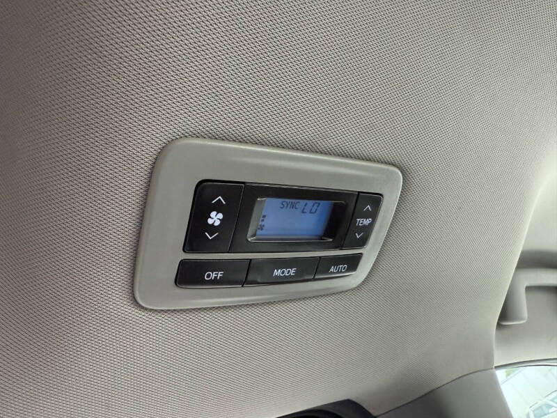 2017 Toyota Sienna XLE 8-Passenger