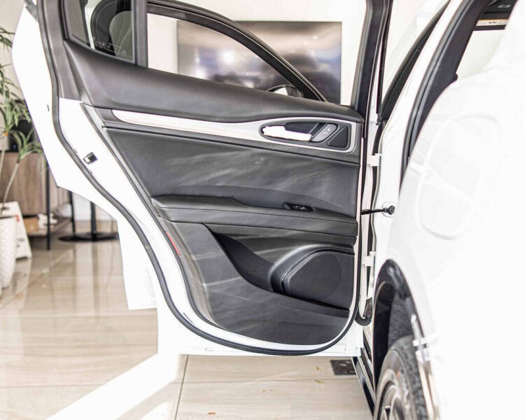 2025 Alfa Romeo Stelvio