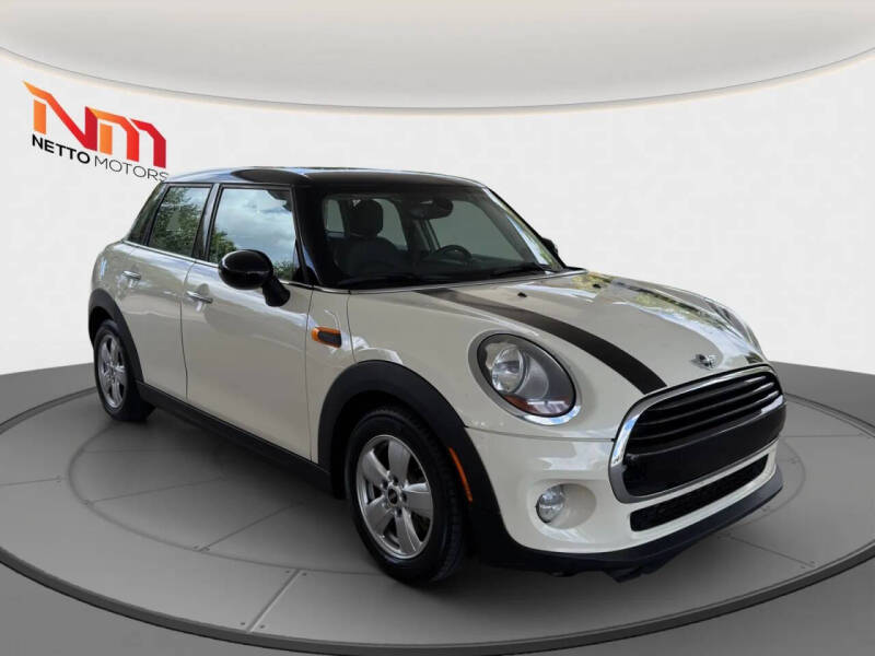 2017 MINI Hardtop 4 Door Cooper