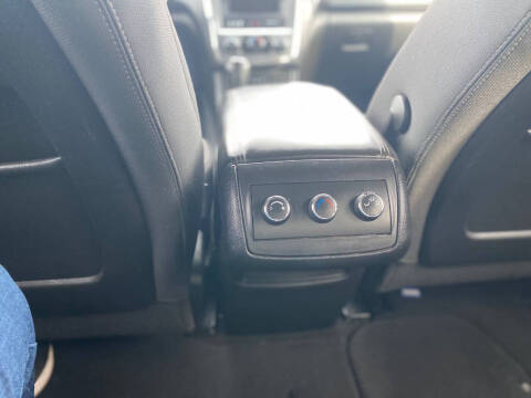 2013 GMC Acadia SLE-2