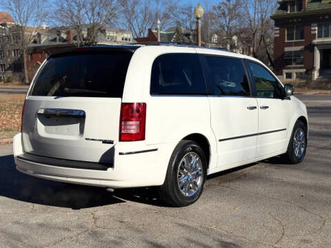 2009 Chrysler Town and Country Limited